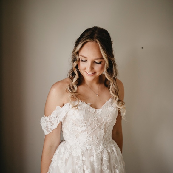 Madilane Elora wedding gown - Picture 2 of 6